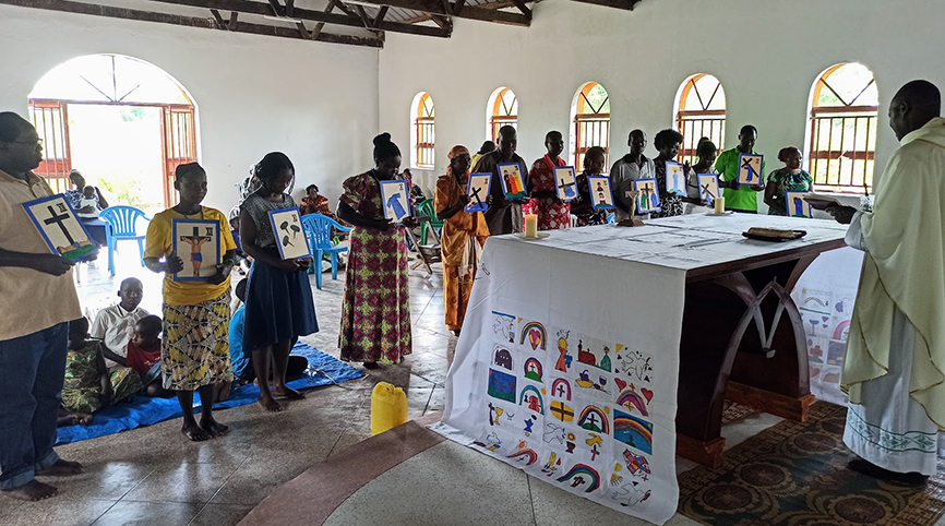 Segnung des Kreuzweges in Uganda Segnung des Kreuzweges in Uganda